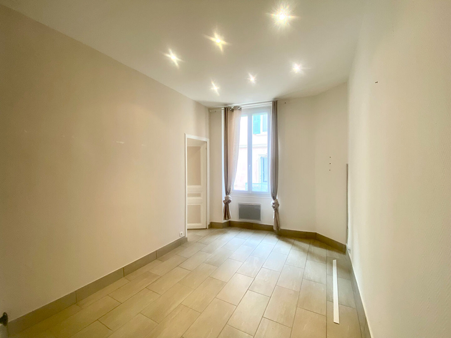 Photo Local commercial Cannes 100 m2 image 4/6