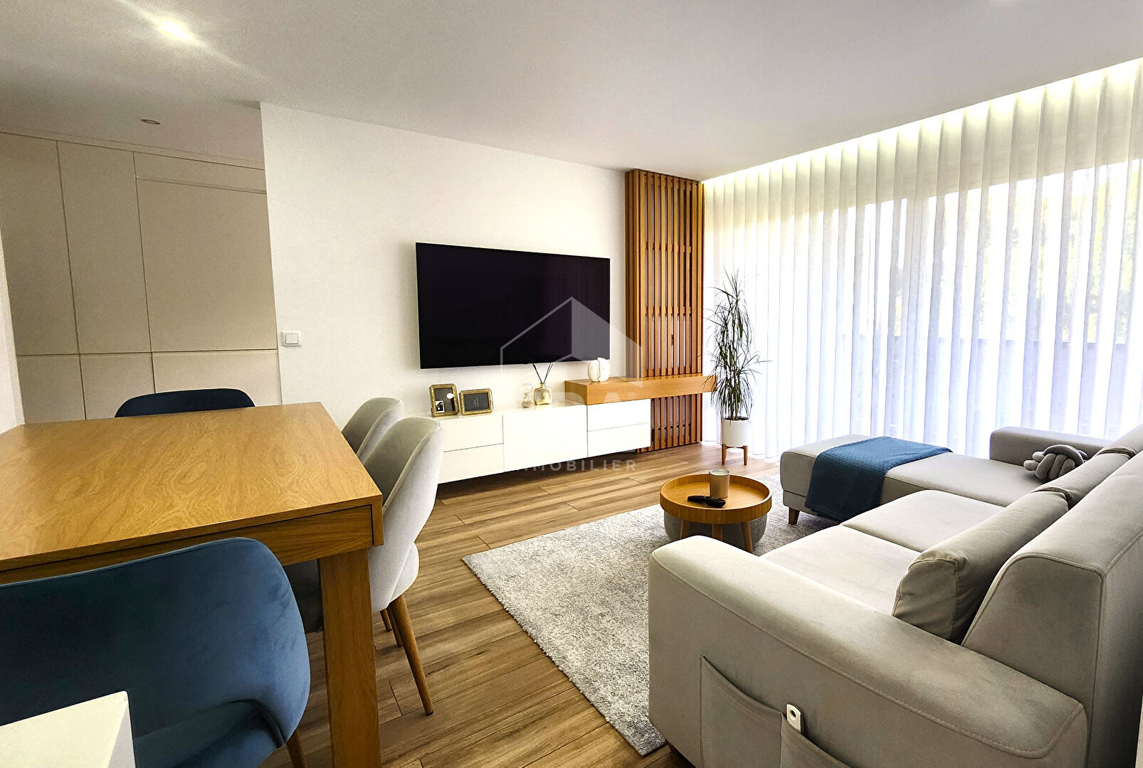 EXCLUSIVITÉ - Appartement 3 pièce(s) 70 m2 - RÉNOVÉ - MEUBLÉ - PARKING INCLUS