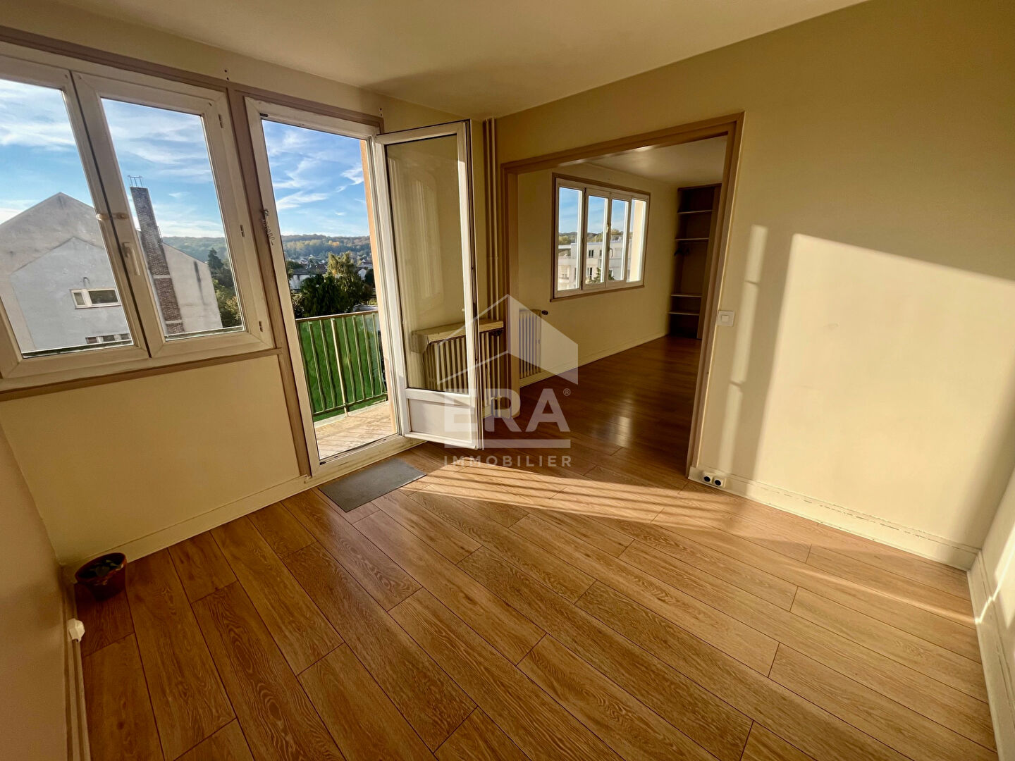 Photo À vendre : Appartement 4 pièces à Les Clayes sous Bois - Référence 8764 image 1/6