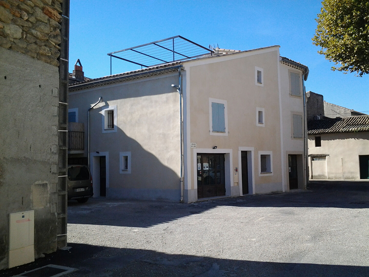 A LOUER CAMARET SUR AIGUES Local commercial ou professionnel