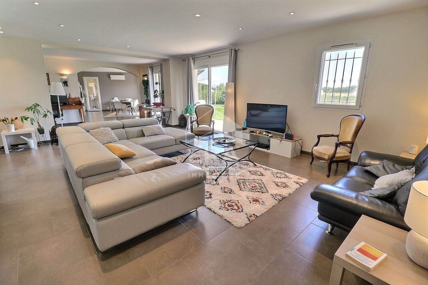 Photo A VENDRE PIOLENC Maison 12 pièce(s) 255 m² image 2/6