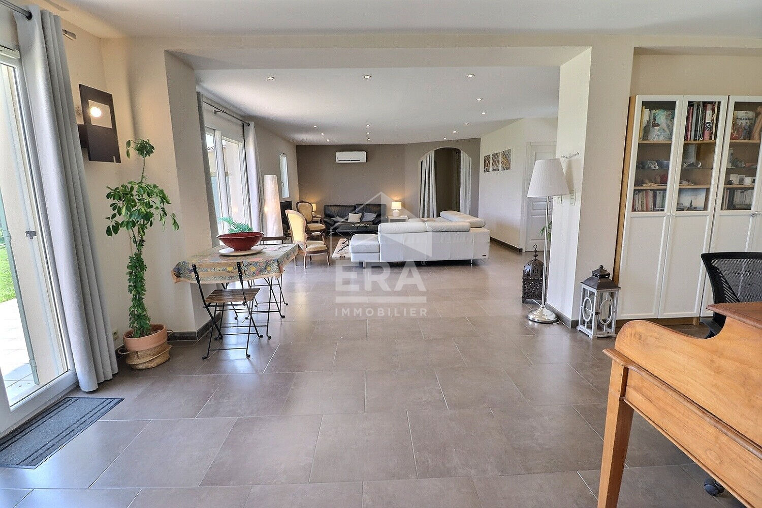 Photo A VENDRE PIOLENC Maison 12 pièce(s) 255 m² image 3/6