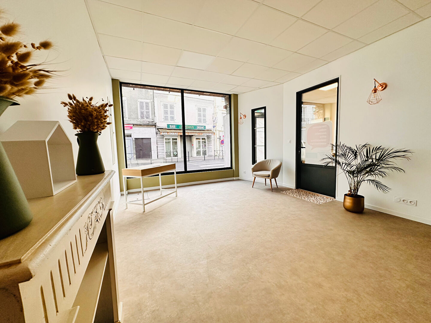 Local commercial centre-ville