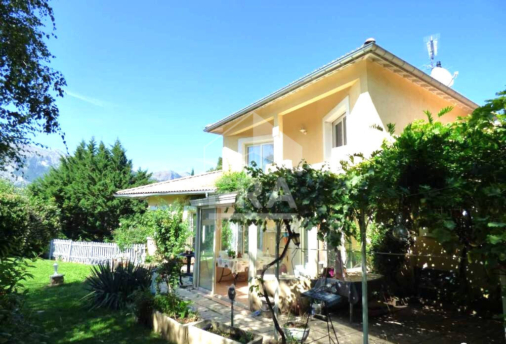 Photo Maison Gap 6 pièces de 168 m2 image 2/6