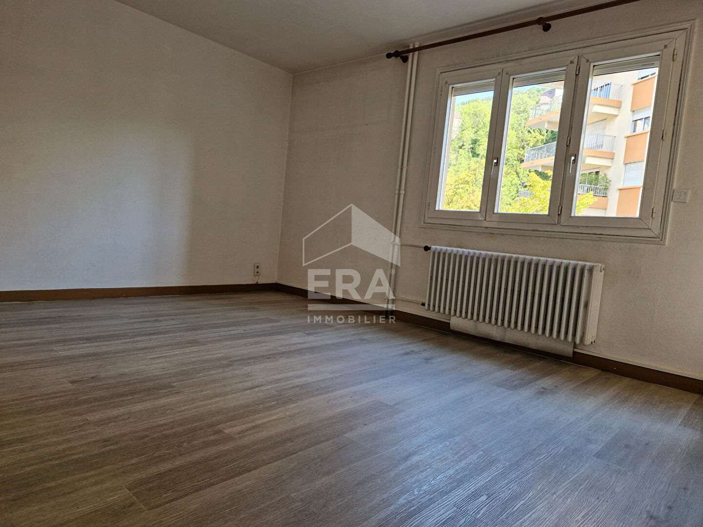 Photo À Vendre  T4 / 3 chambres + garage et cave image 4/6