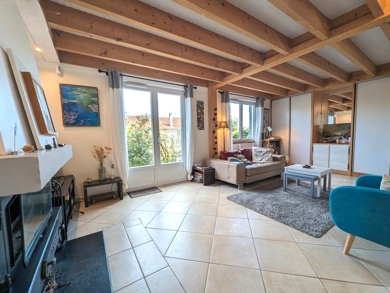 BELLE VILLA AVEC PISCINE JARDIN ET GARAGE