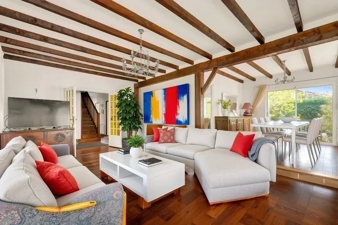 Maison 5 pièces avec garage et jardin