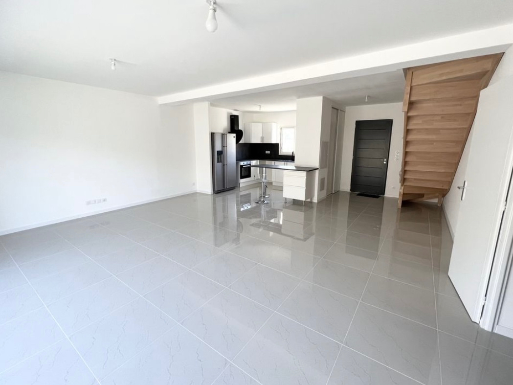 Photo Maison 4 pièces 110 m2 avec garage image 3/5