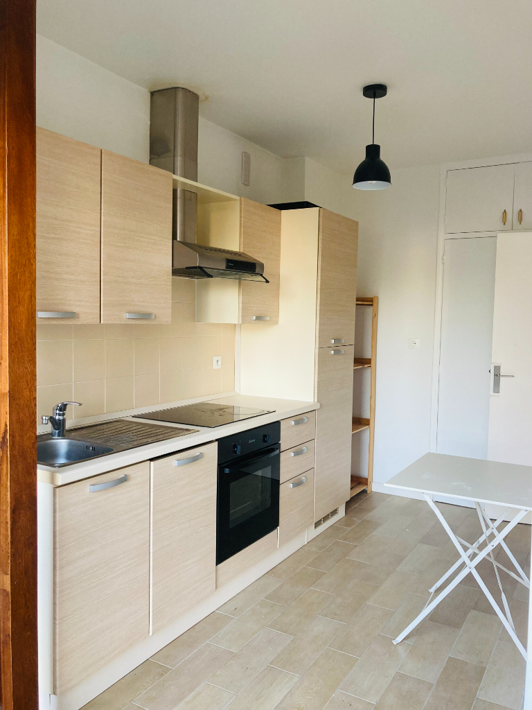 Appartement  PARC MONTAIGNE - 1 pièce(s) - 44 m2