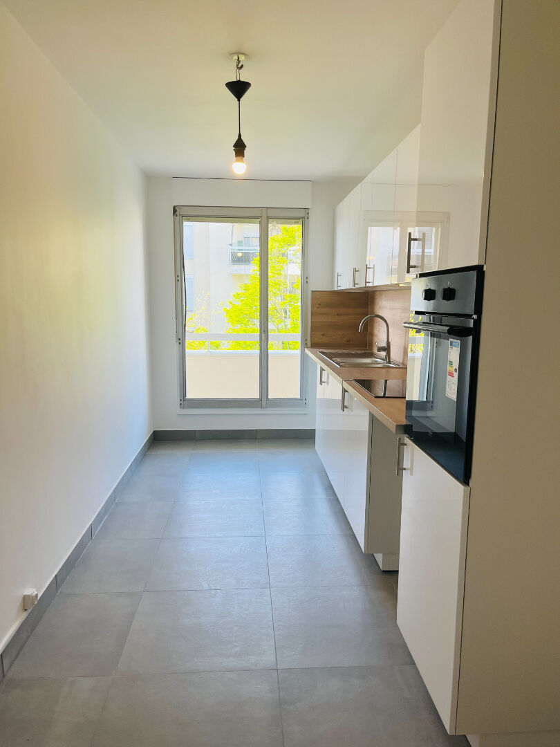 Appartement Courbevoie 4 pièce(s) 95.79 m2