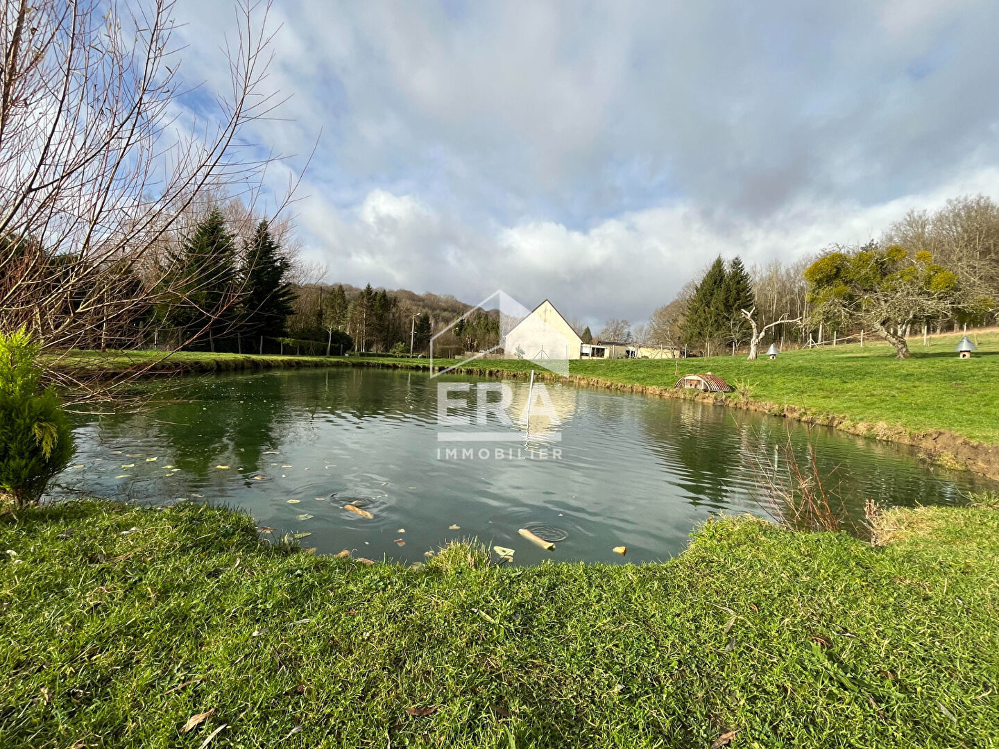 Etang secteur Anizy Le Château 2251m2