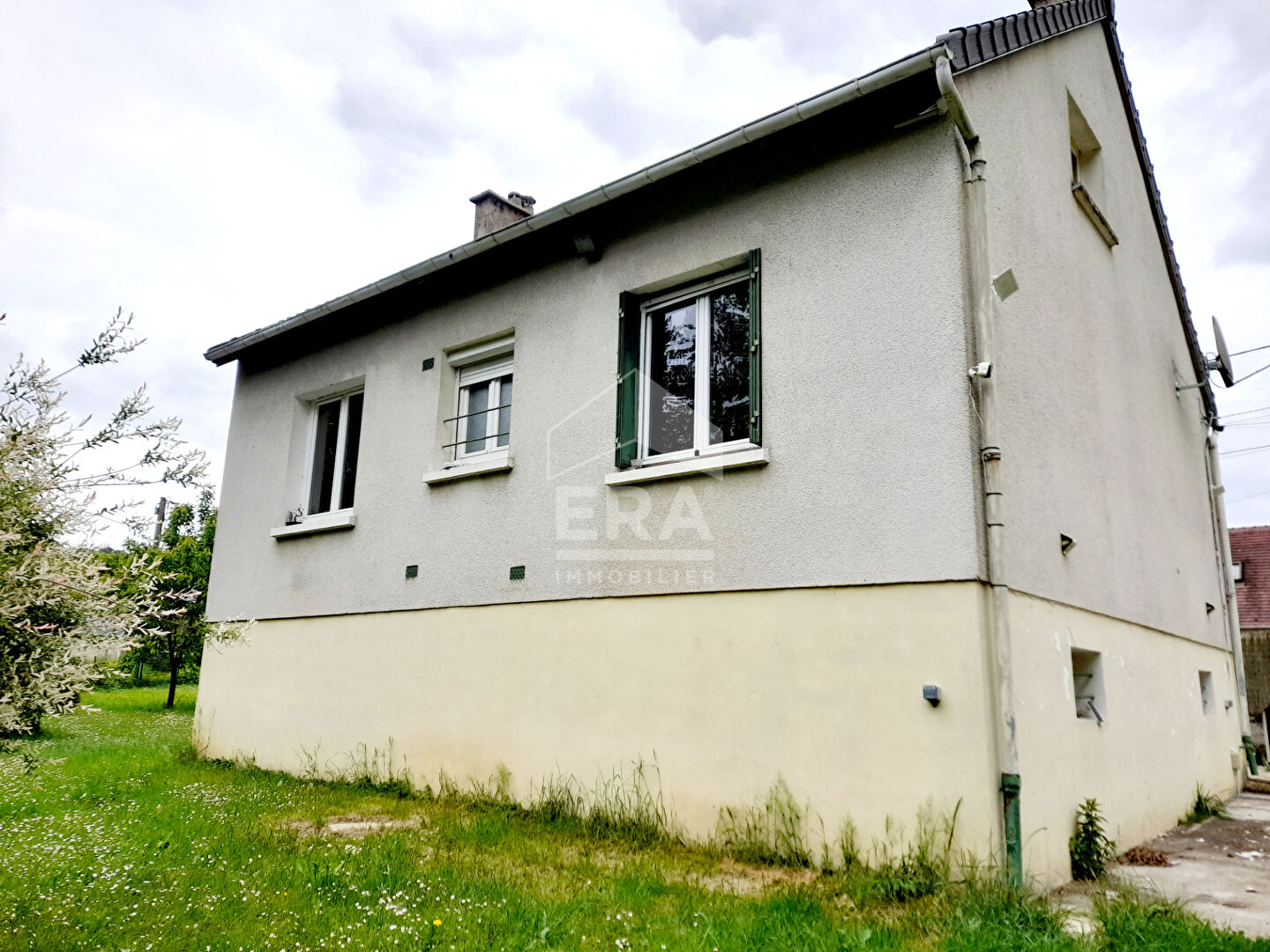 SECTEUR RECHERCHÉ, PAVILLON INDÉPENDANT AVEC GRAND JARDIN