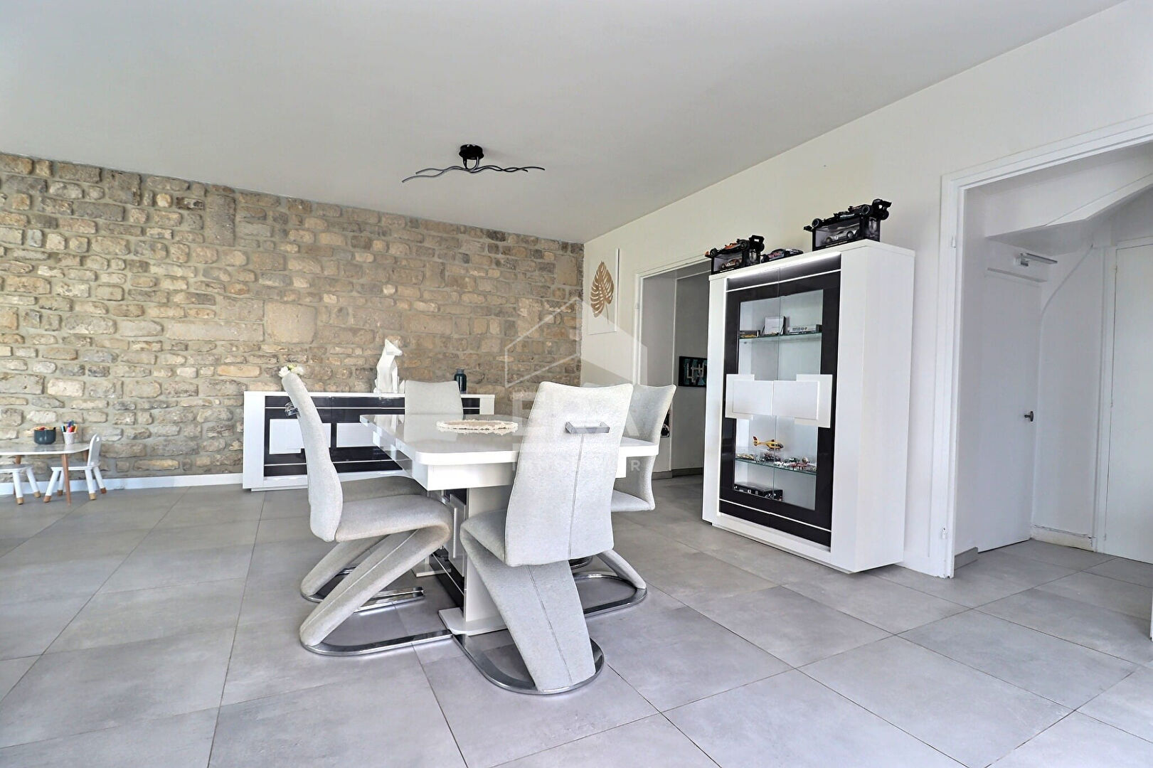 Photo Maison Sermaises 8 pièce(s) 232 m2 image 6/6