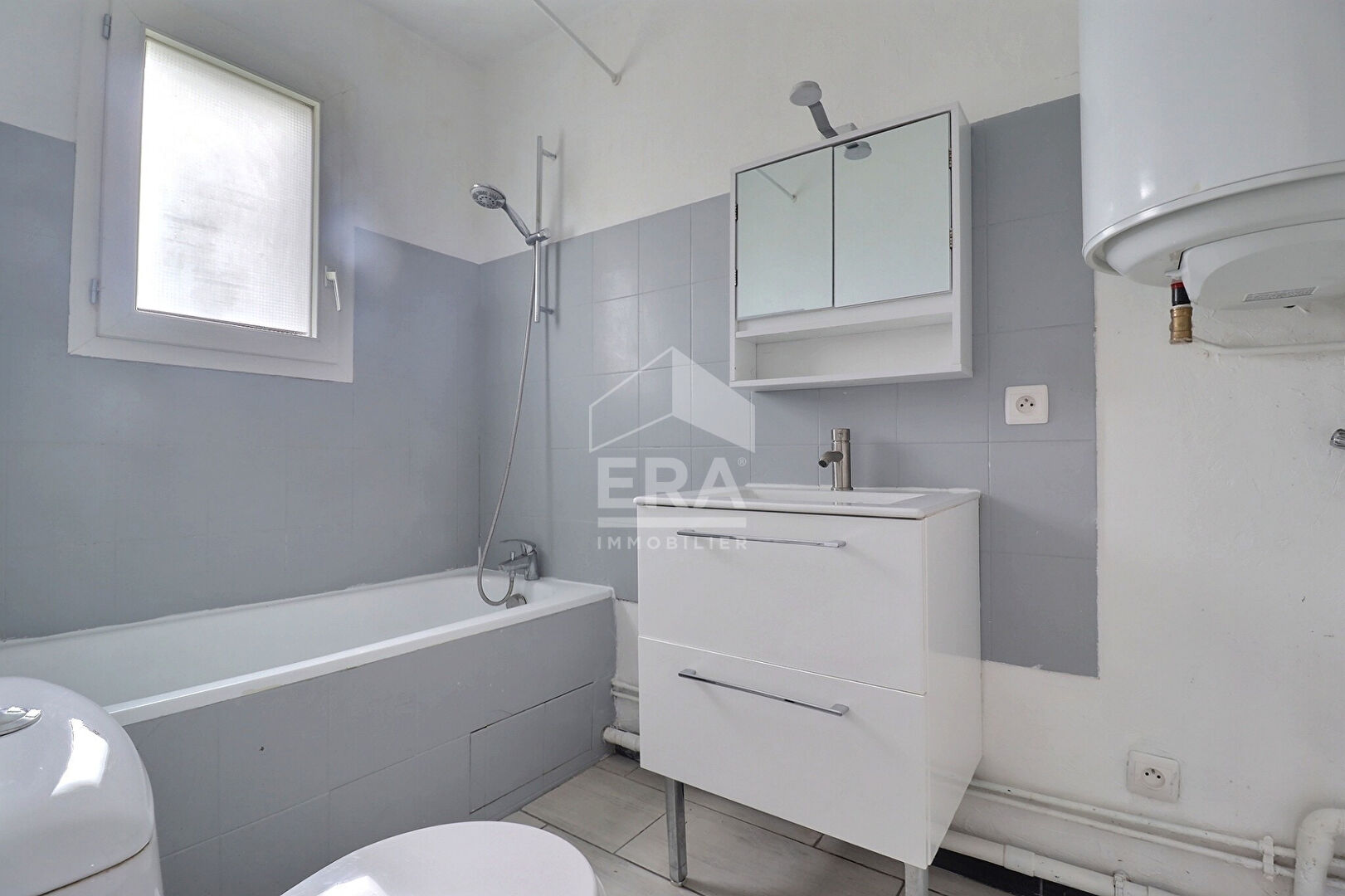 Photo STUDIO QUARTIER SAINT MARTIN AVEC JARDIN ET PLACE DE PARKING image 3/4