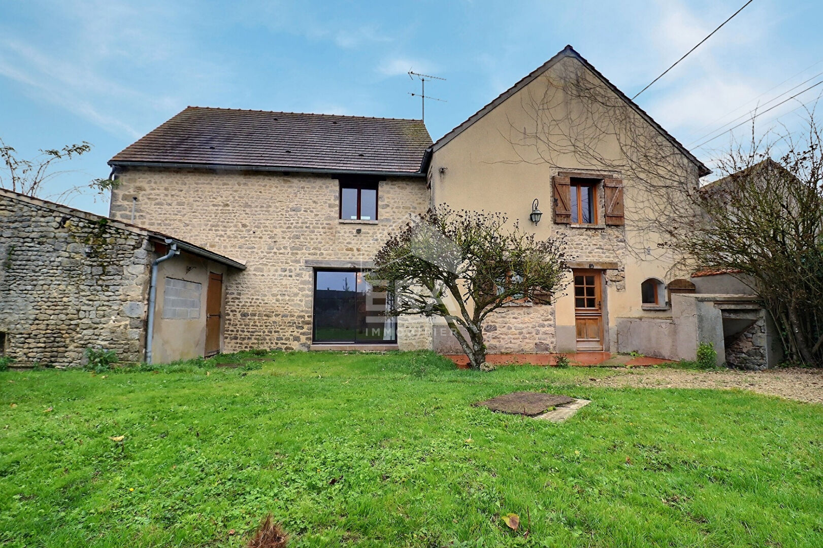 A VENDRE MAISON DE 180M2 AVEC PISCINE A 25 MIN D'ETAMPES