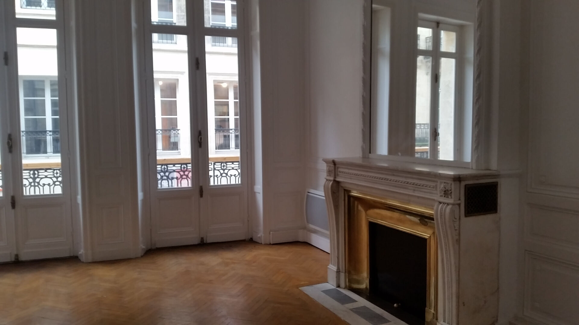 Bordeaux centre bureaux a louer 80 M2