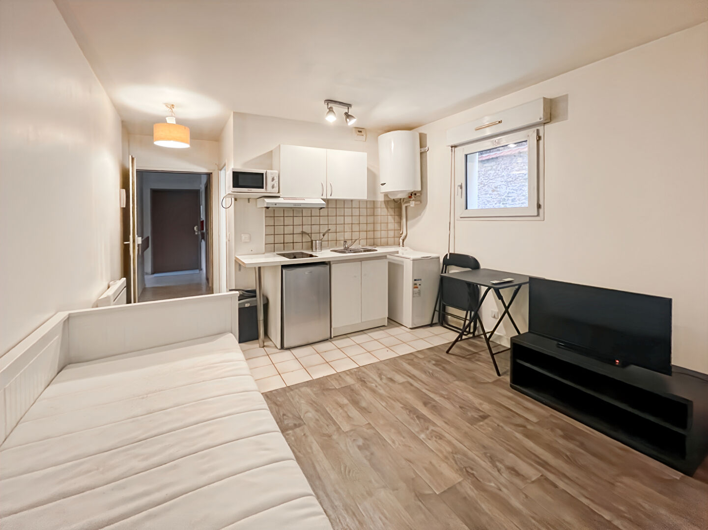 Photo Studio meublé avec balcon et parking. Quartier recherché à Melun image 2/6