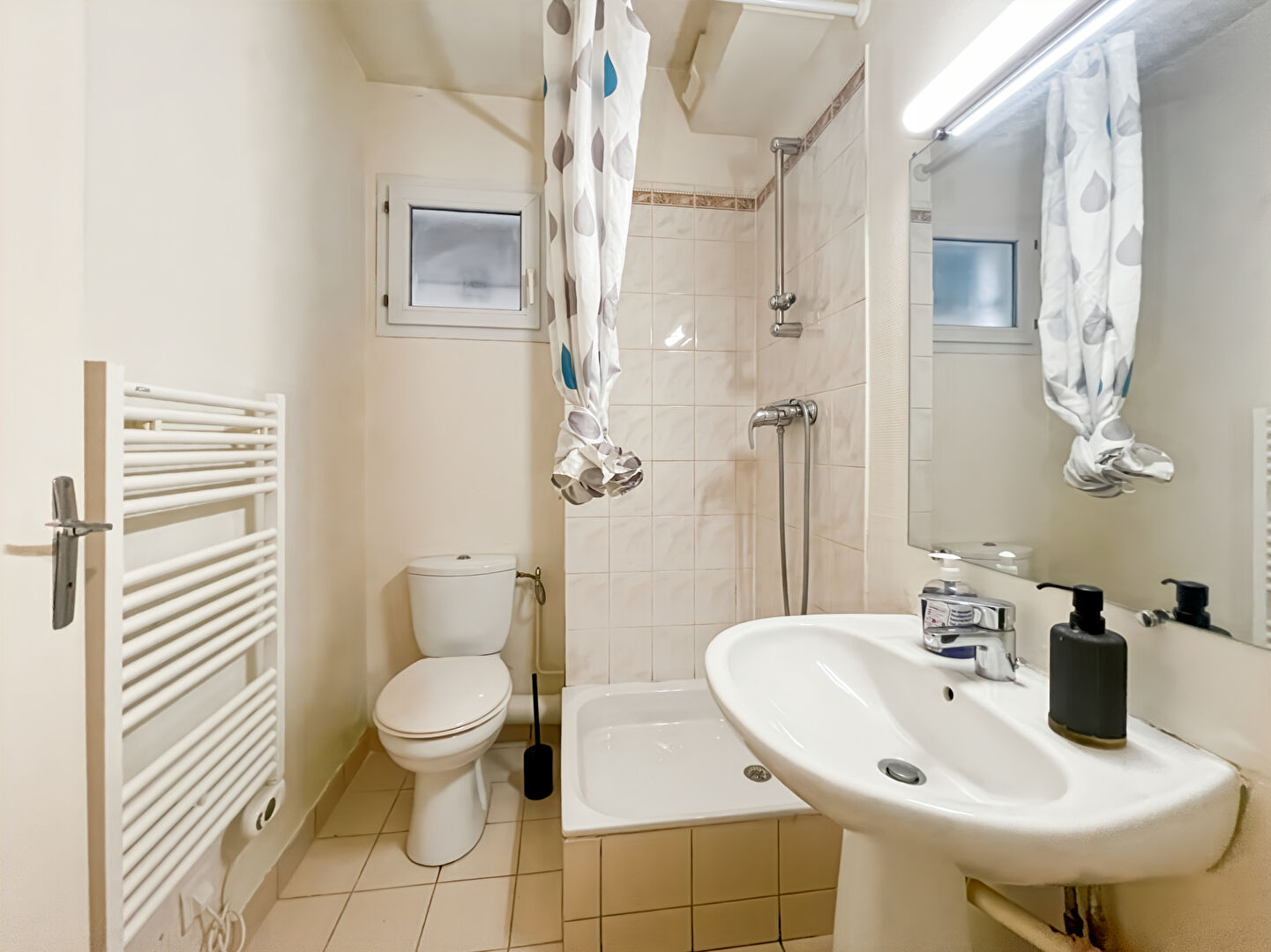 Photo Studio meublé avec balcon et parking. Quartier recherché à Melun image 5/6