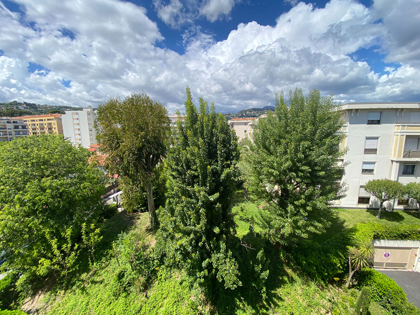 Grand studio de 29.01m2 - NICE POÈTES