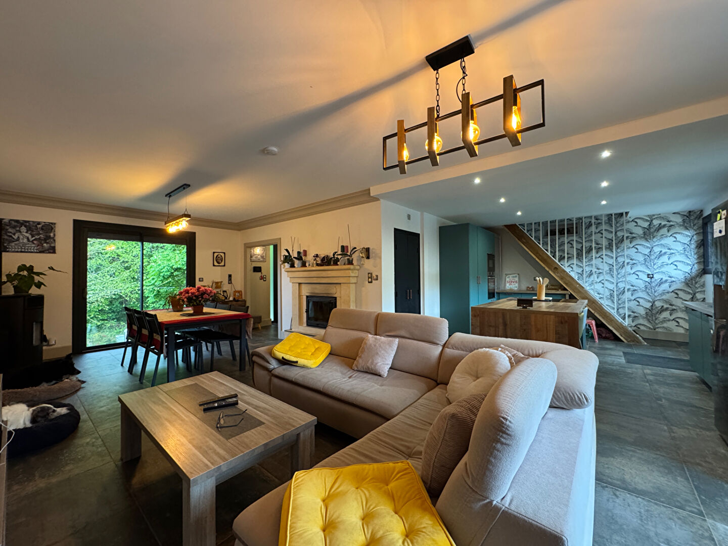 Photo A vendre, à 10 min de la zone commerciale de Marsac (24430), belle maison type 6 rénovée avec piscine & jardin arboré image 2/6