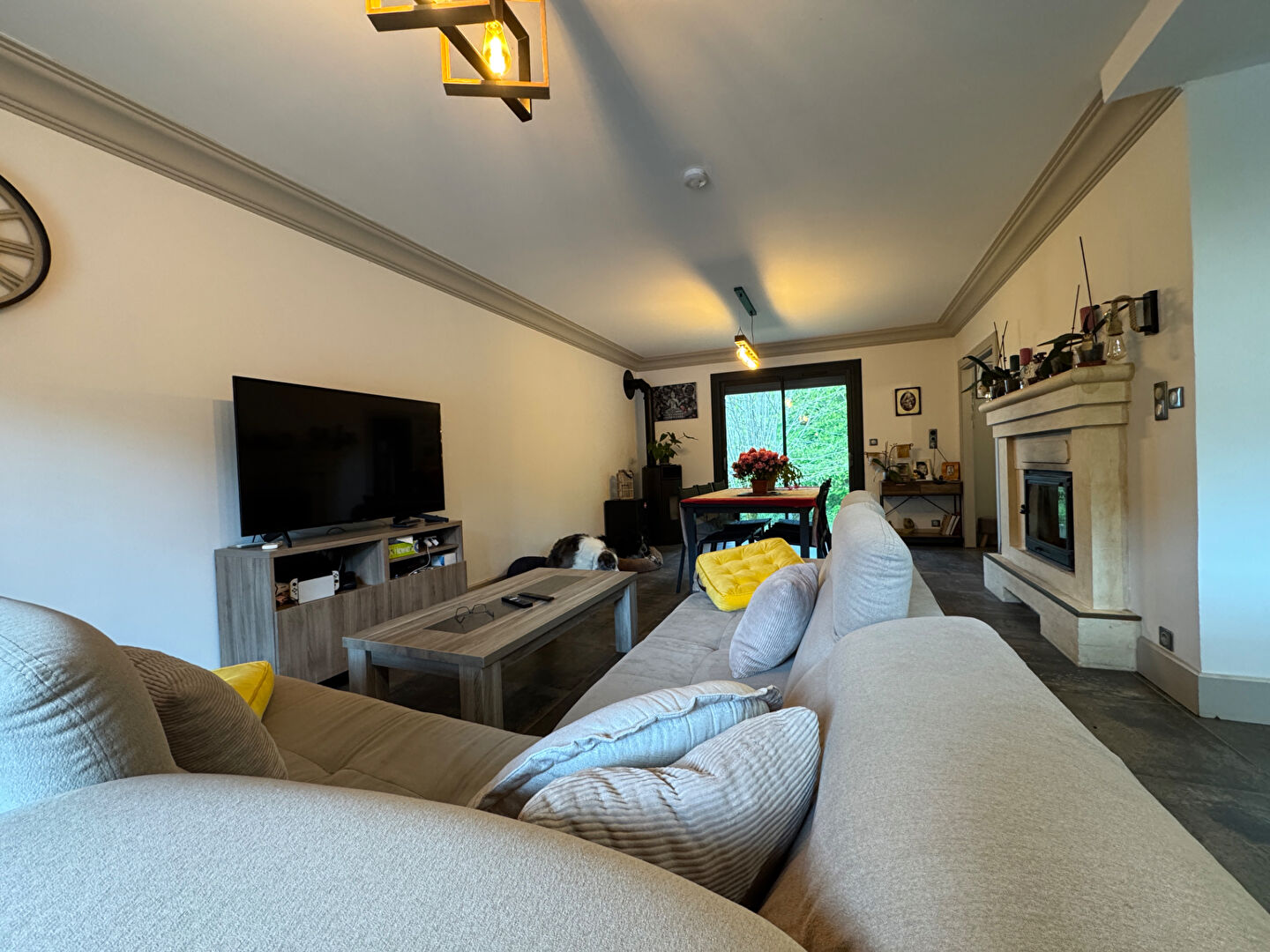 Photo A vendre, à 10 min de la zone commerciale de Marsac (24430), belle maison type 6 rénovée avec piscine & jardin arboré image 3/6