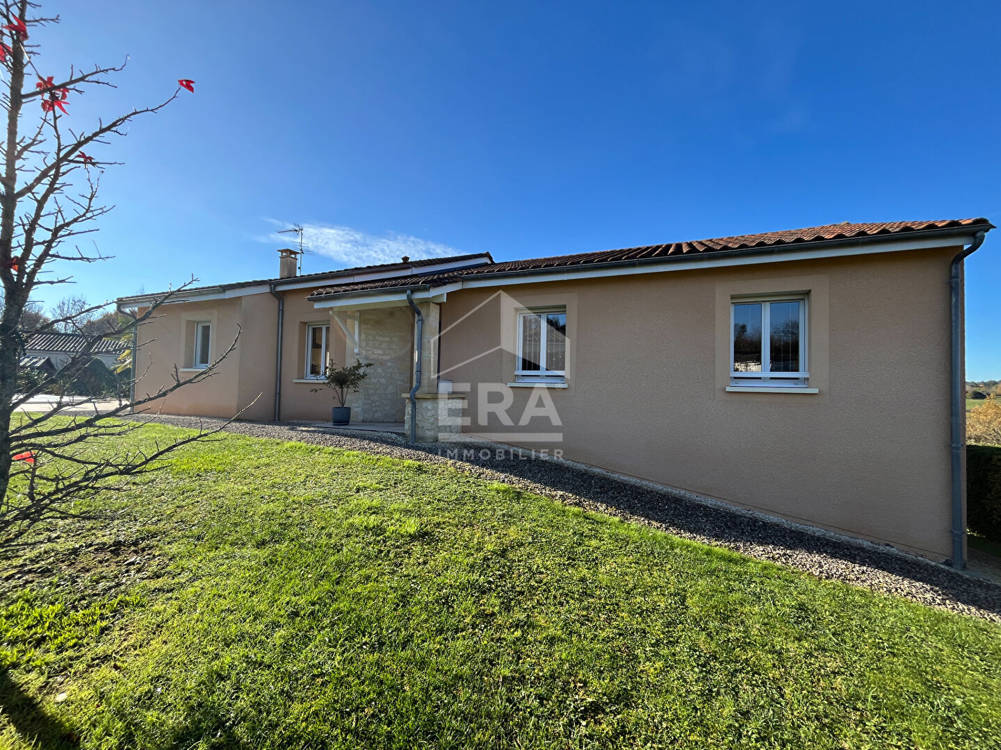 A vendre, aux portes de Périgueux (24000), Jolie Maison de plain-pied sur sous-sol type 5 avec double garage et piscine