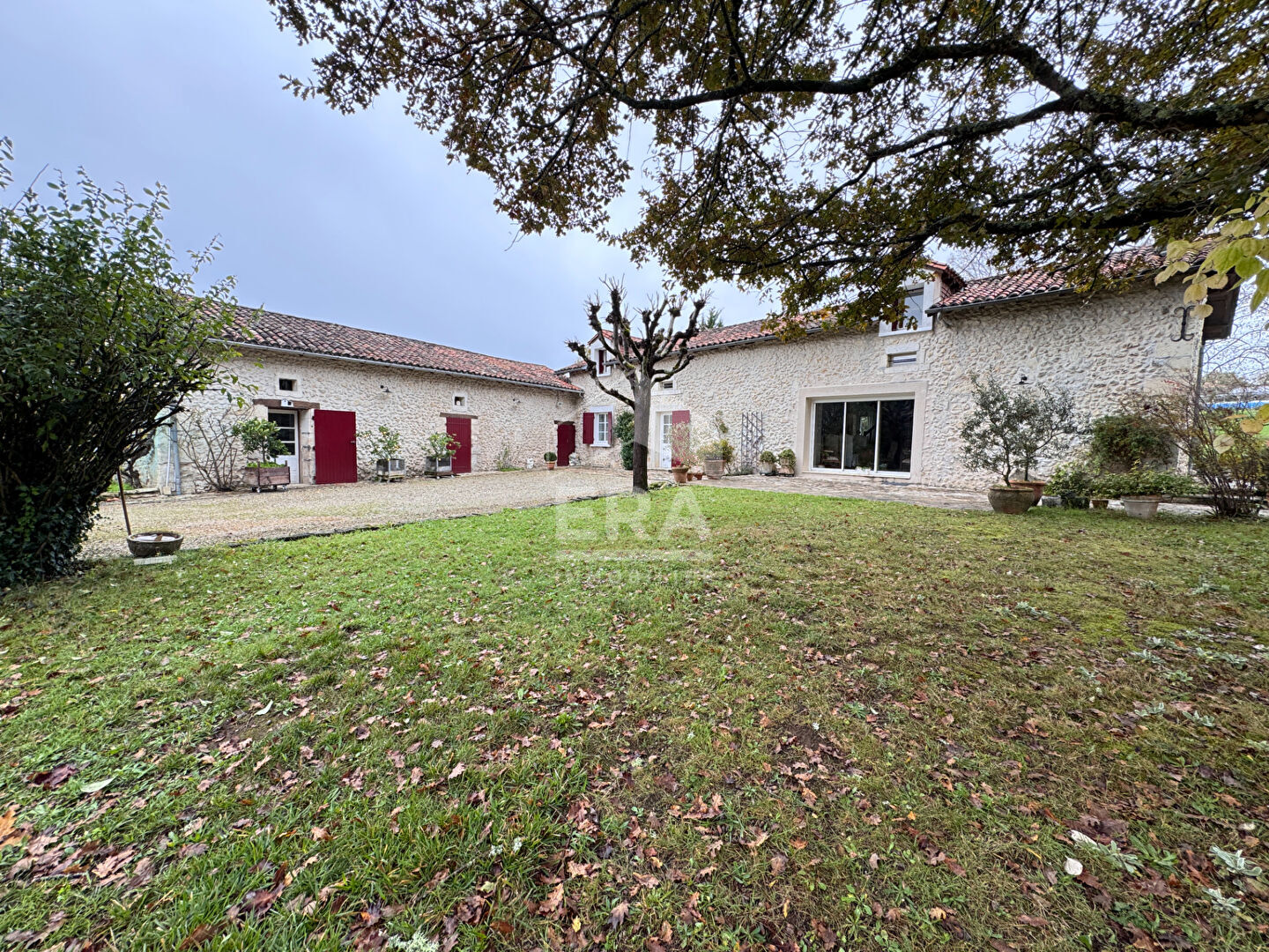 Photo A VENDRE MAISON ANCIENNE DE TYPE 4 AVECDEPENDANCES ET 14.507M² DE TERRAIN image 2/6