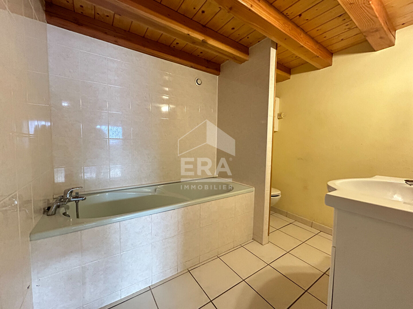 Photo A vendre à PERIGUEUX appartement duplex d'environ 48 m²  vendu loué. image 5/6