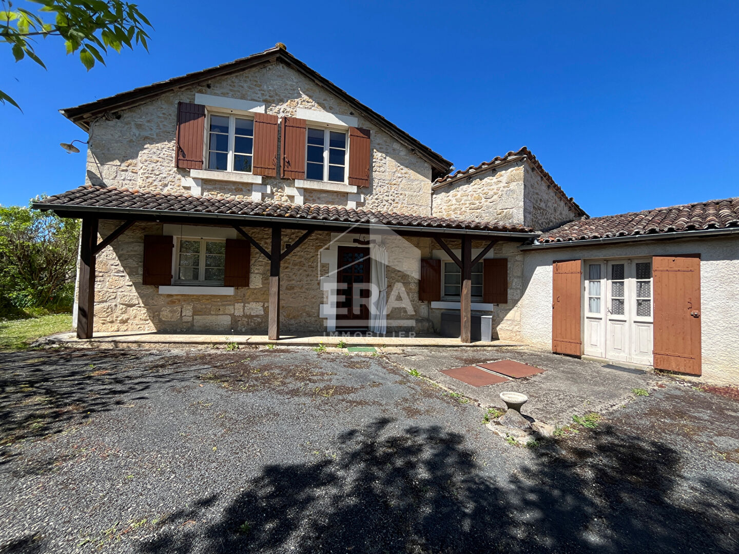 A VENDRE, Ancienne ferme, maison en pierres 15 mn de Périgueux 4 pièce(s) 123 m2 environ 3775 m2 de terrain