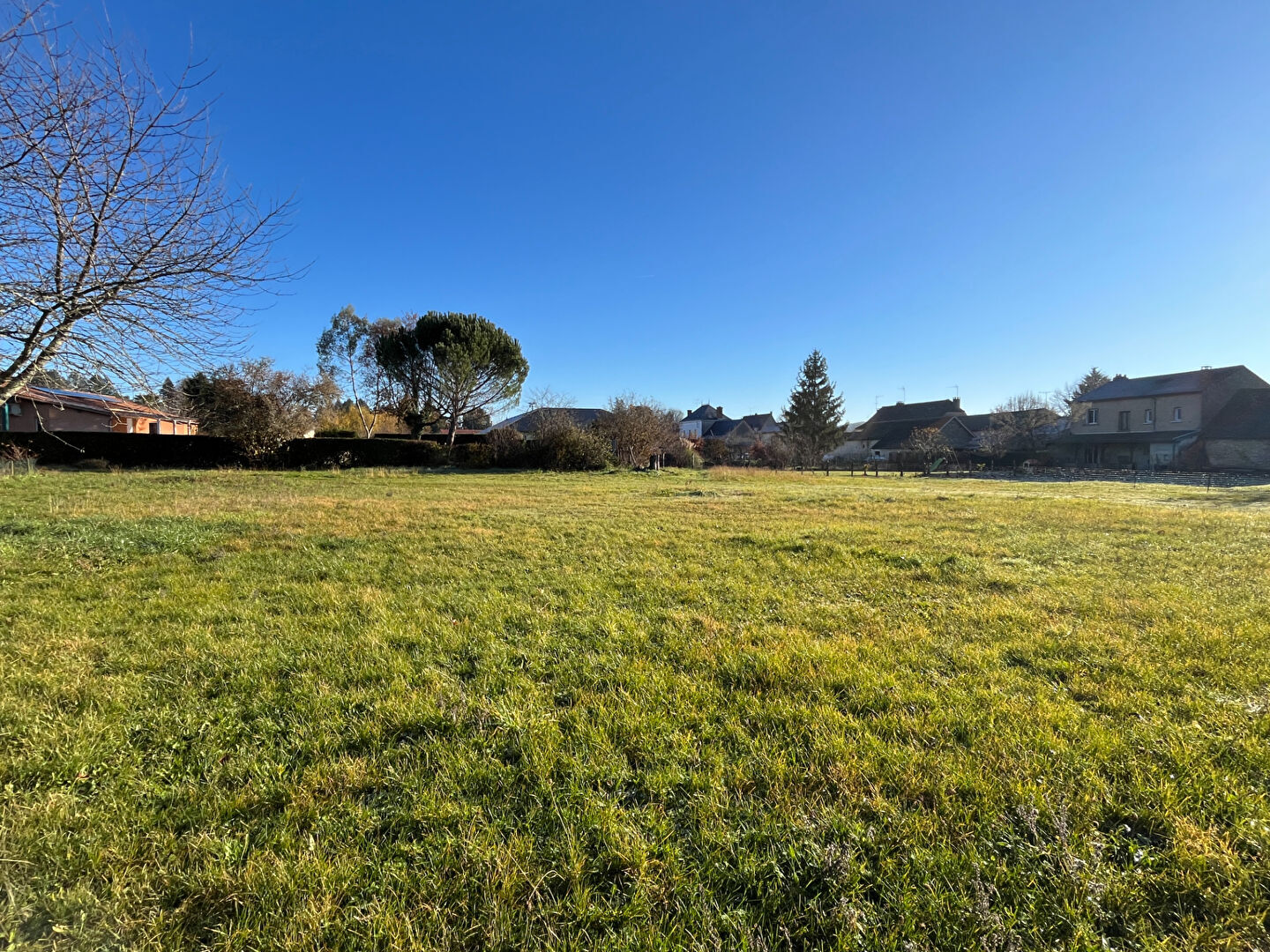 A vendre terrain plat à SAVIGNAC LES EGLISES 24420