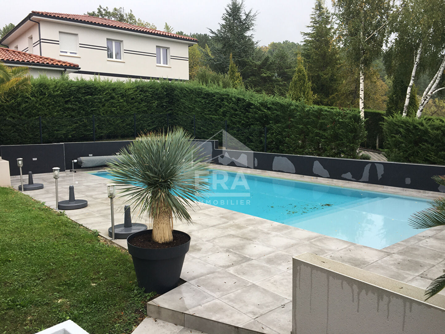 A vendre, Superbe VILLA type 5 aux portes de Périgueux avec piscine, pool house, spa et garage