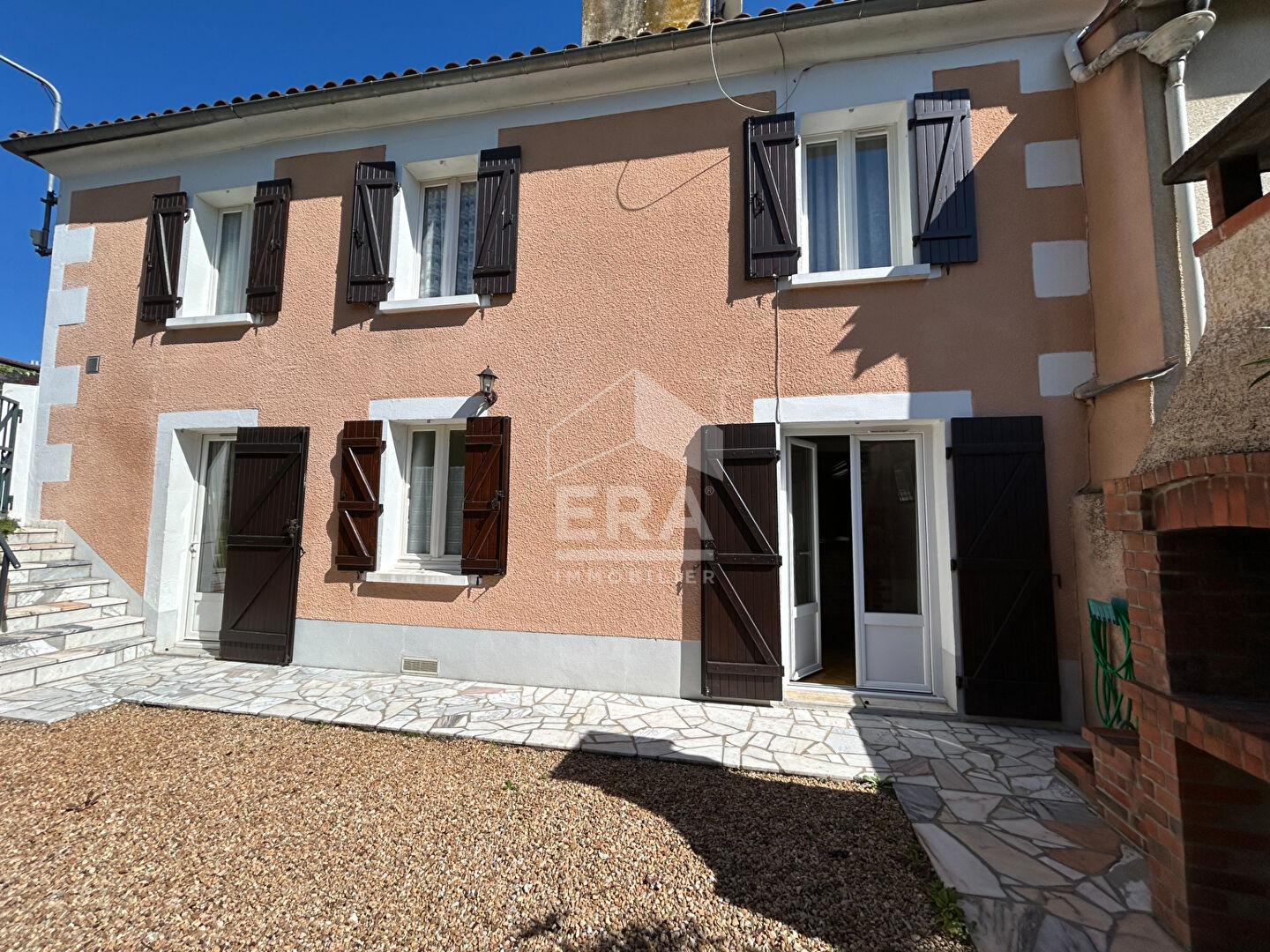 A vendre à Périgueux (24000) charmante MAISON de ville de type 5