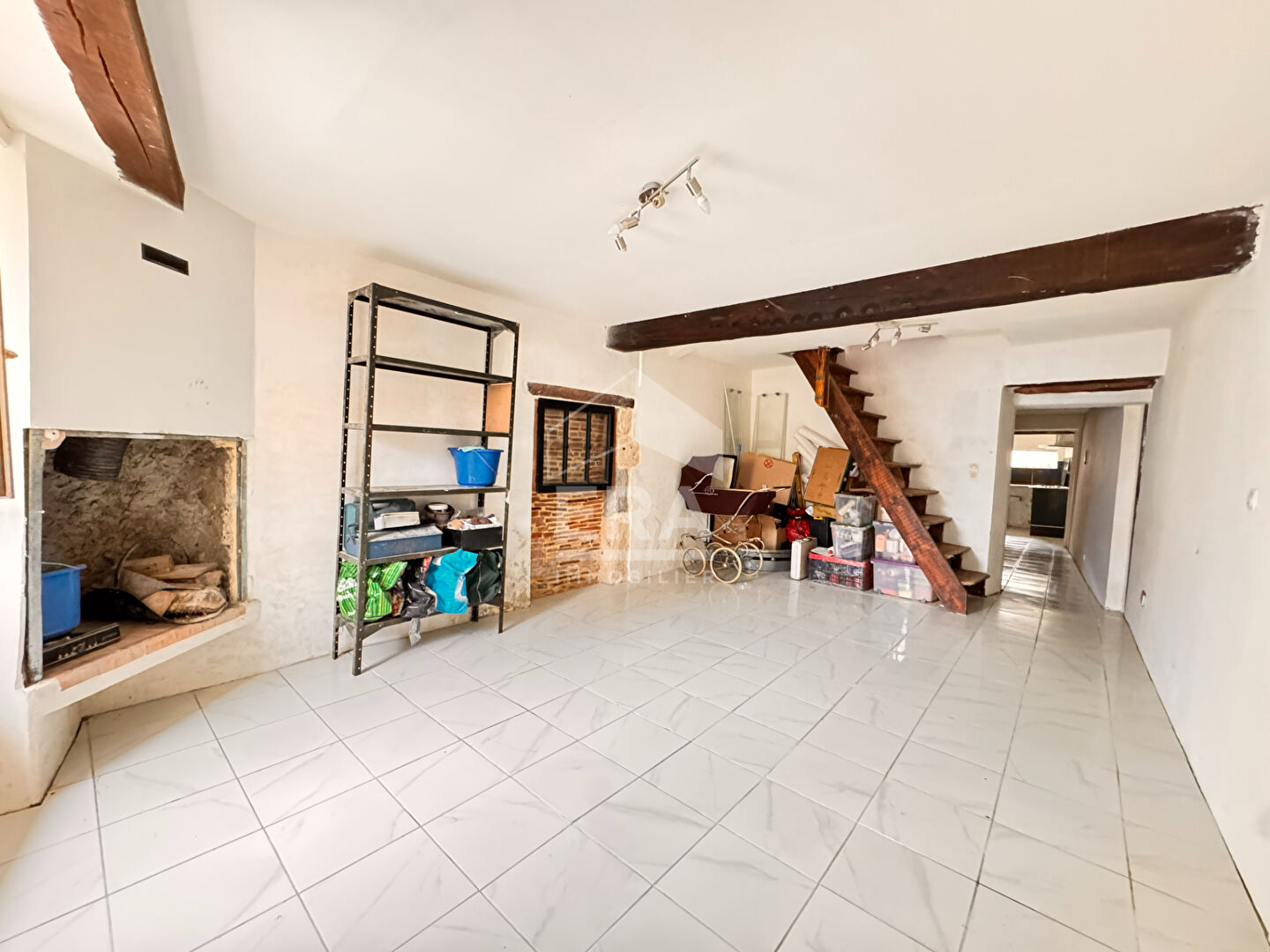 Photo A VENDRE MAISON DE BOURG DE TYPE 4 A FINIR DE RESTAURER. image 1/6