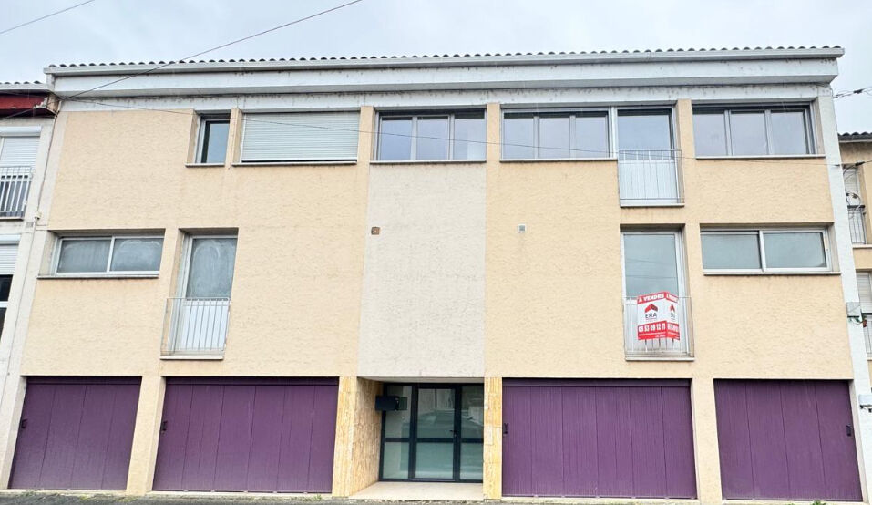 Photo A vendre, Immeuble de rapport à Perigueux avec 2 plateaux (150 m2 chacun) et 4 garages image 1/6