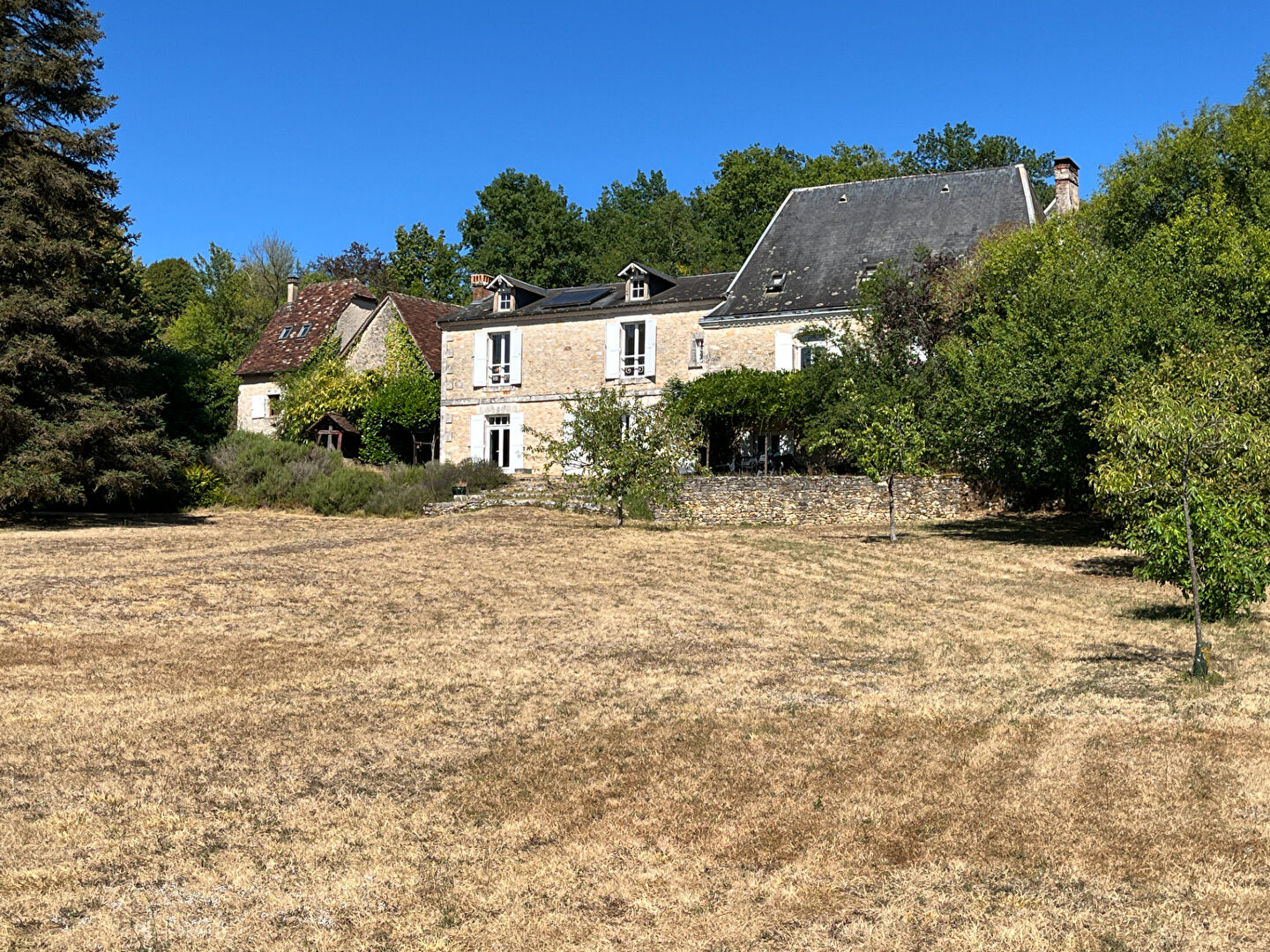 Un véritable havre de paix au coeur du Périgord 24640 CUBJAC AUVEZERE VAL D'ANS