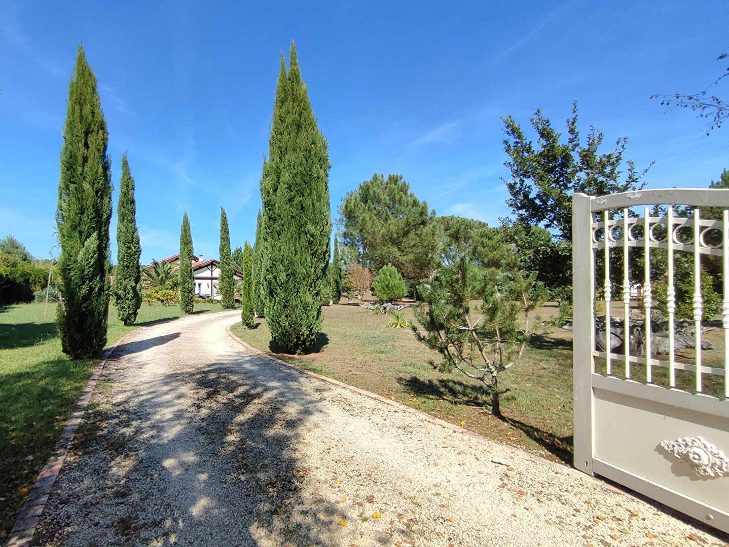 Photo Maison Lesperon 5 pièce(s) 172 m2 image 2/6