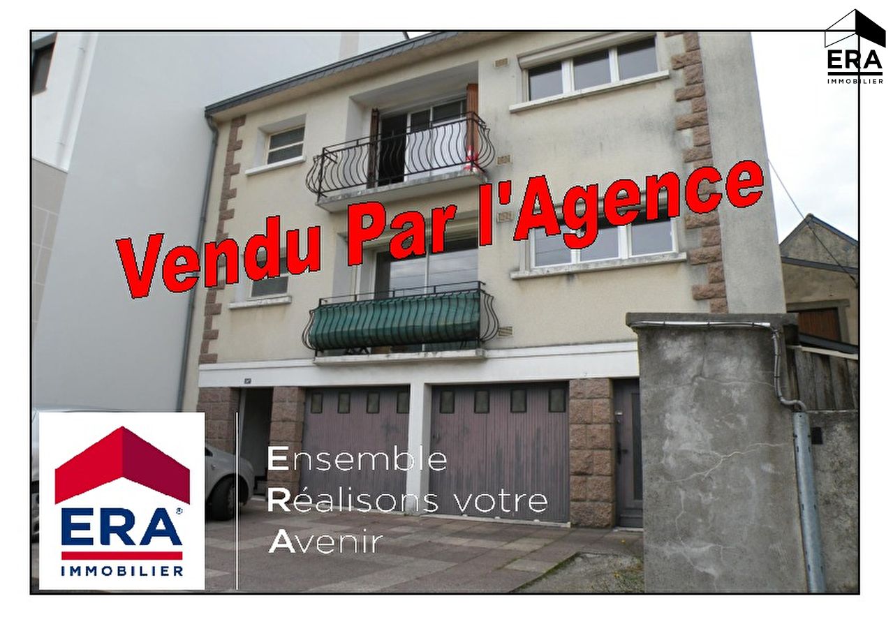 Immeuble Laval 12 pièce(s) 210 m2