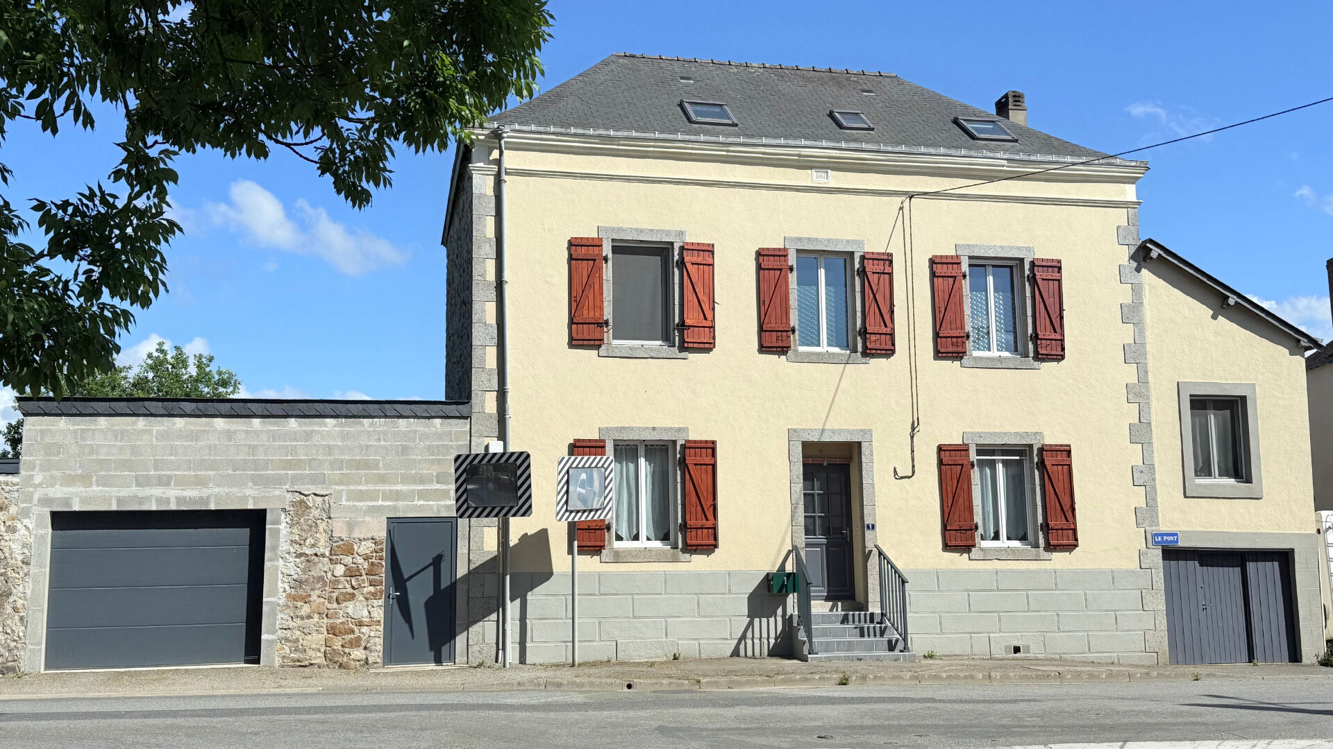 MAISON | ANDOUILLE | 156m² | 5 CHAMBRES
