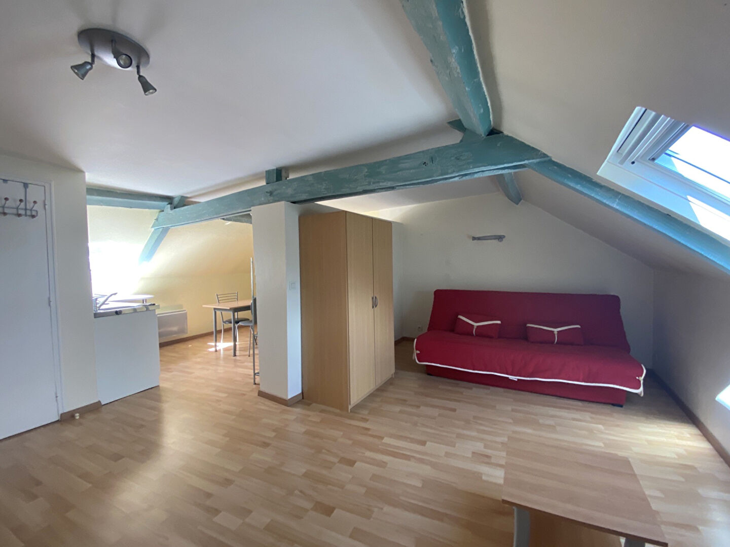 Photo A VENDRE T2 LAVAL CENTRE VILLE RIVE DROITE image 2/3