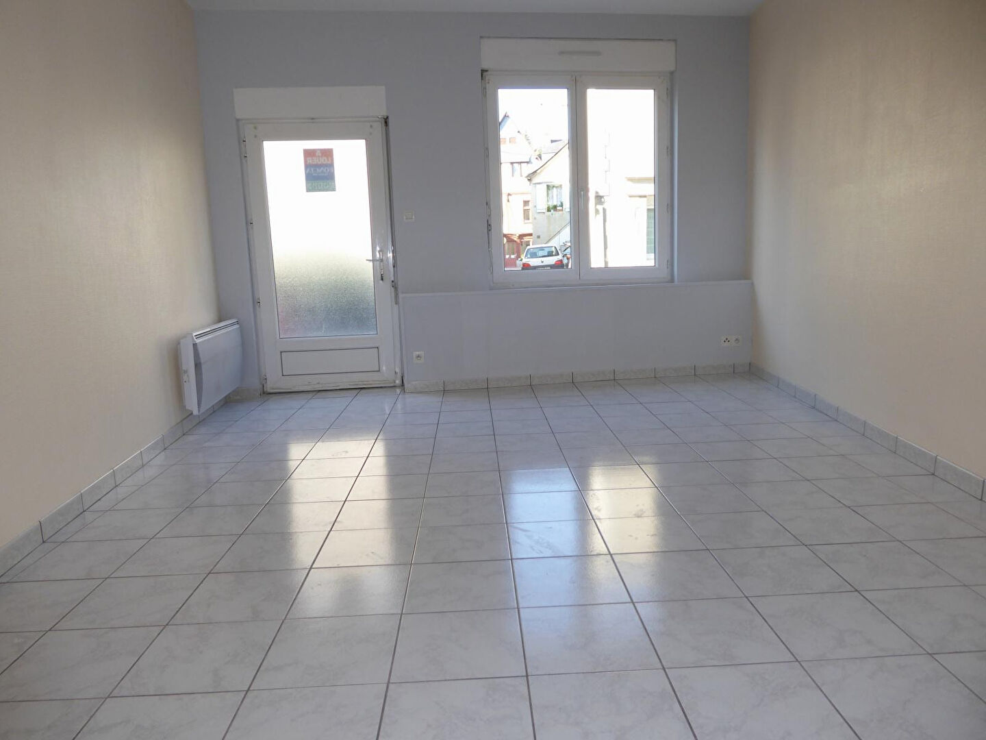 Photo A VENDRE APPARTEMENT T3 LAVAL image 3/4