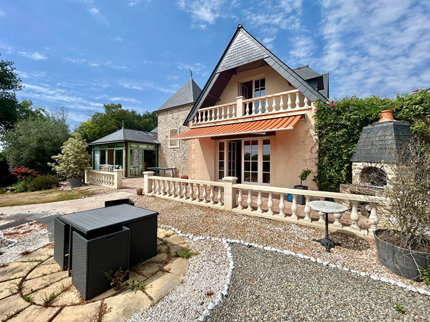 MAISON UNIQUE | 230m² | 4 CHAMBRES | MESLAY DU MAINE