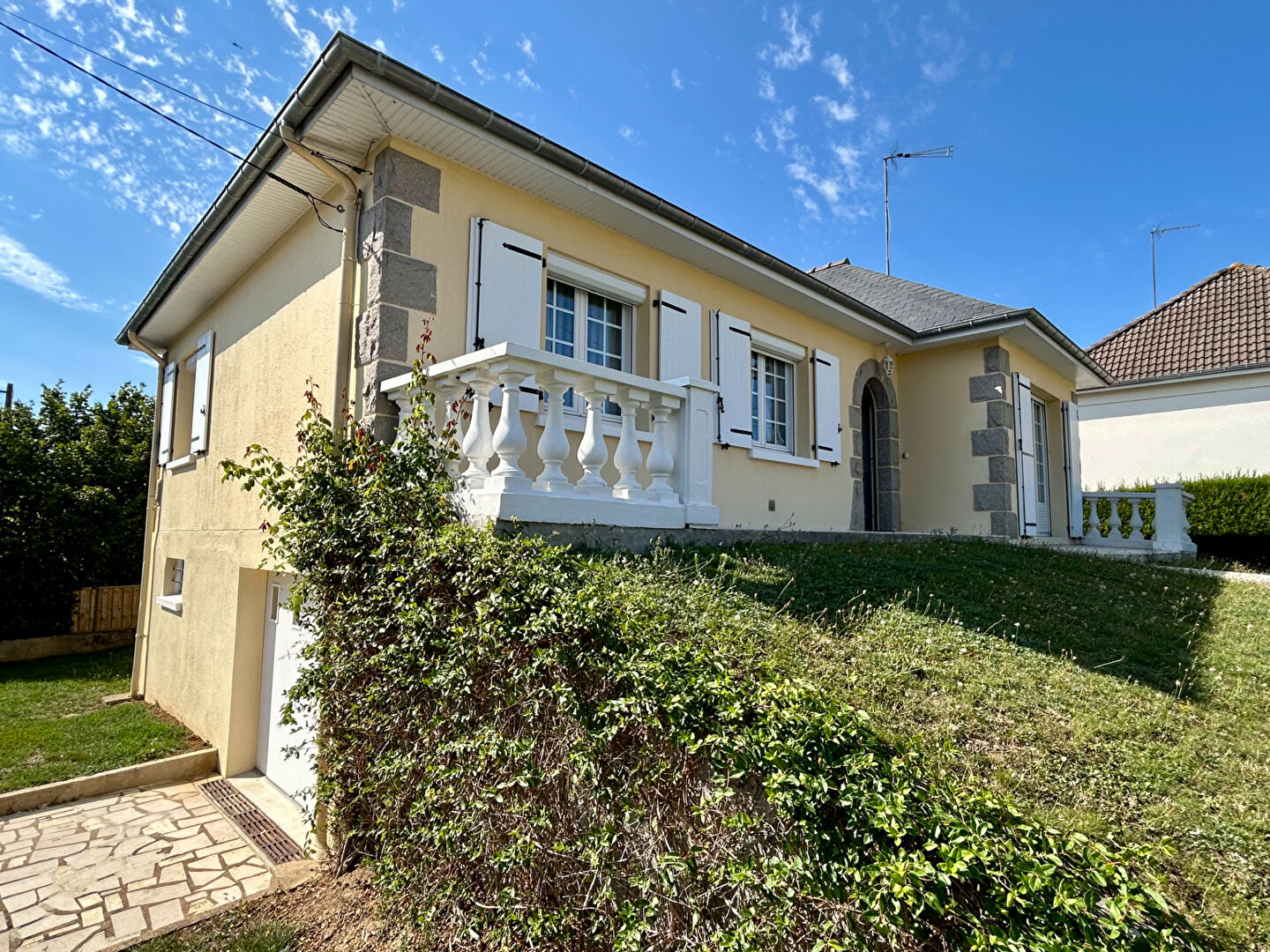 MAISON | 77m² | SAINT BERTHEVIN| 2 CHAMBRES