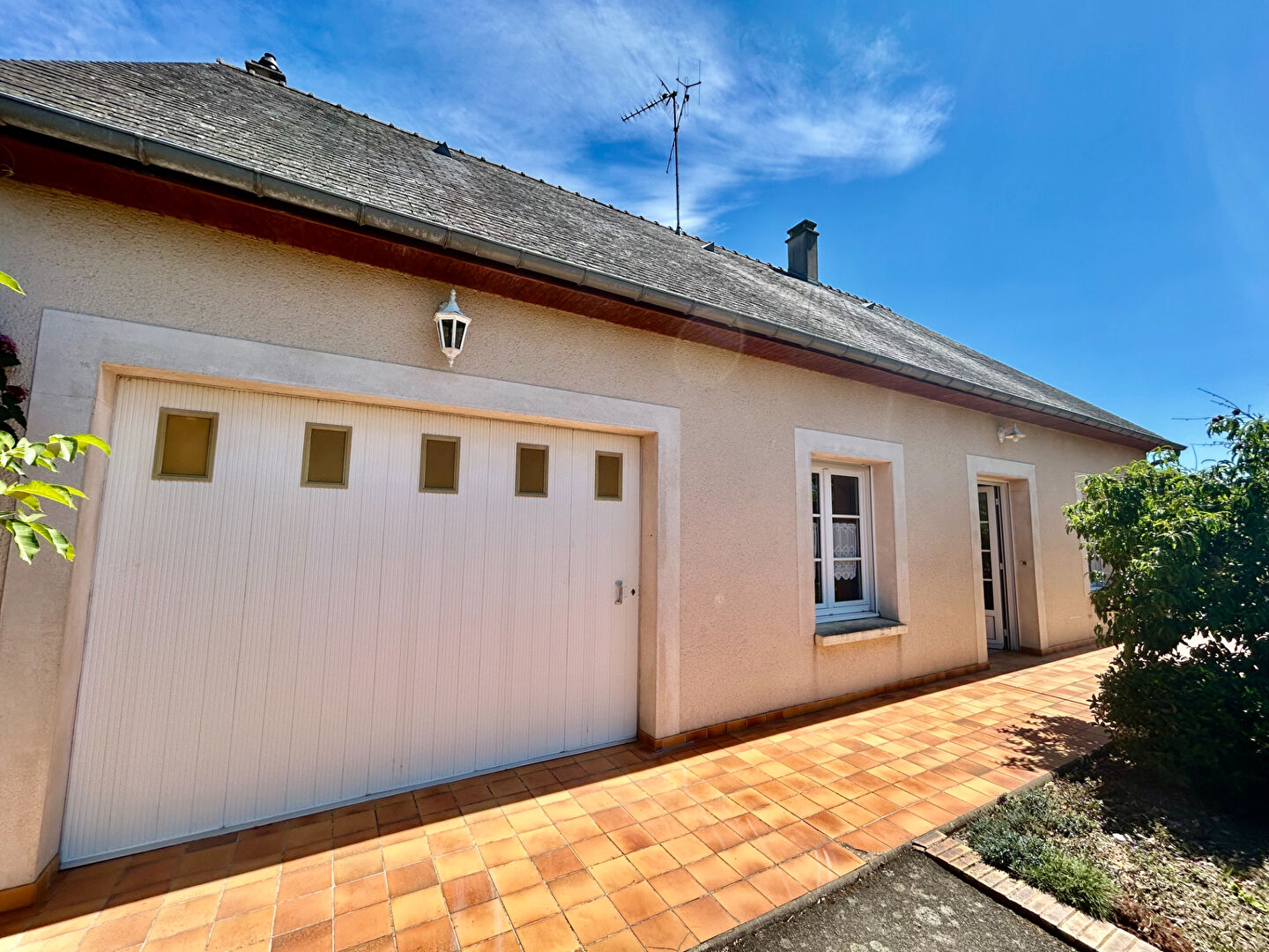 MAISON - L'HUISSERIE - 84m² - 2 CHAMBRES