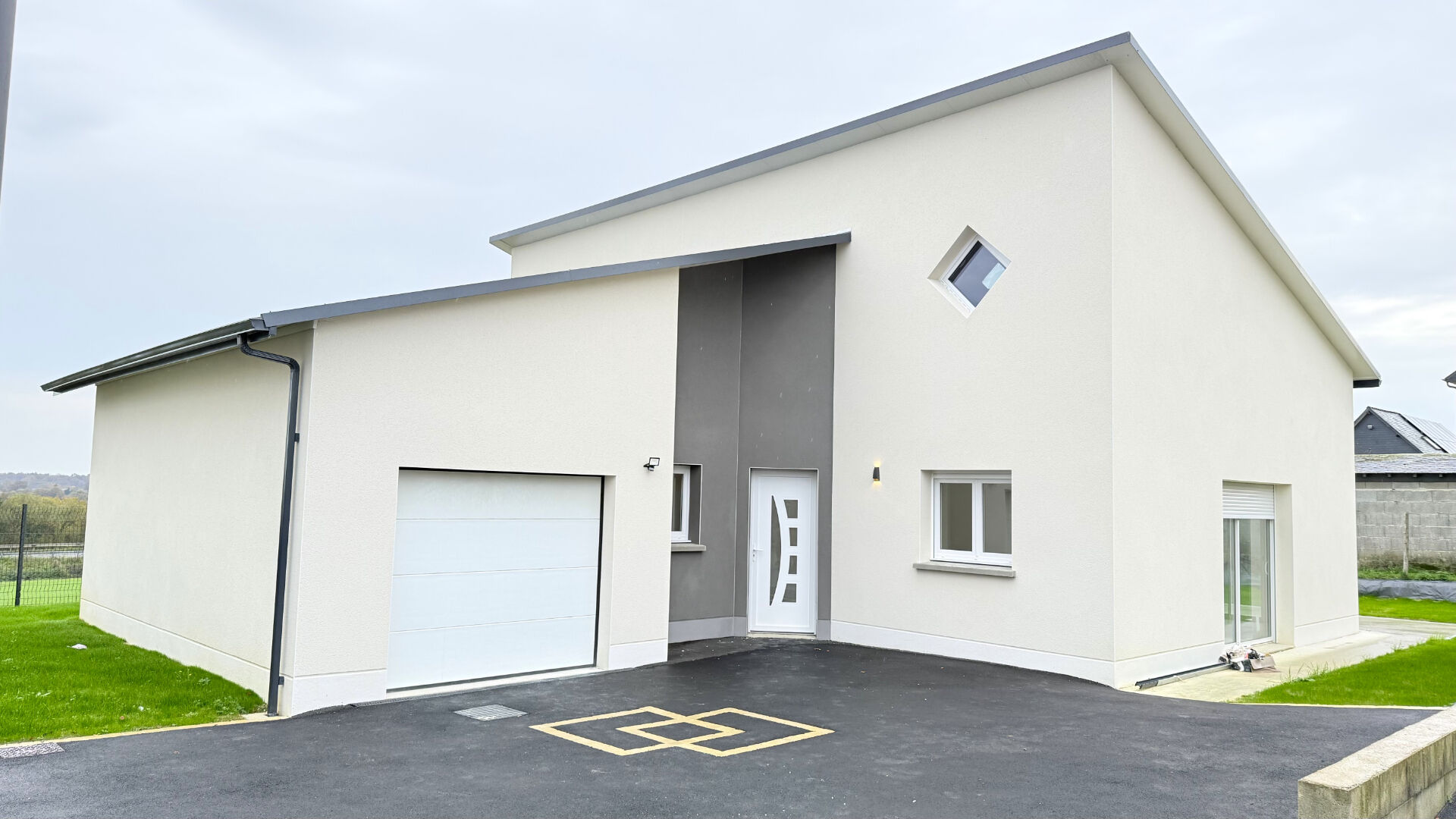 Maison Contemporaine 5 pièce(s) 102 m2 à CHANGE