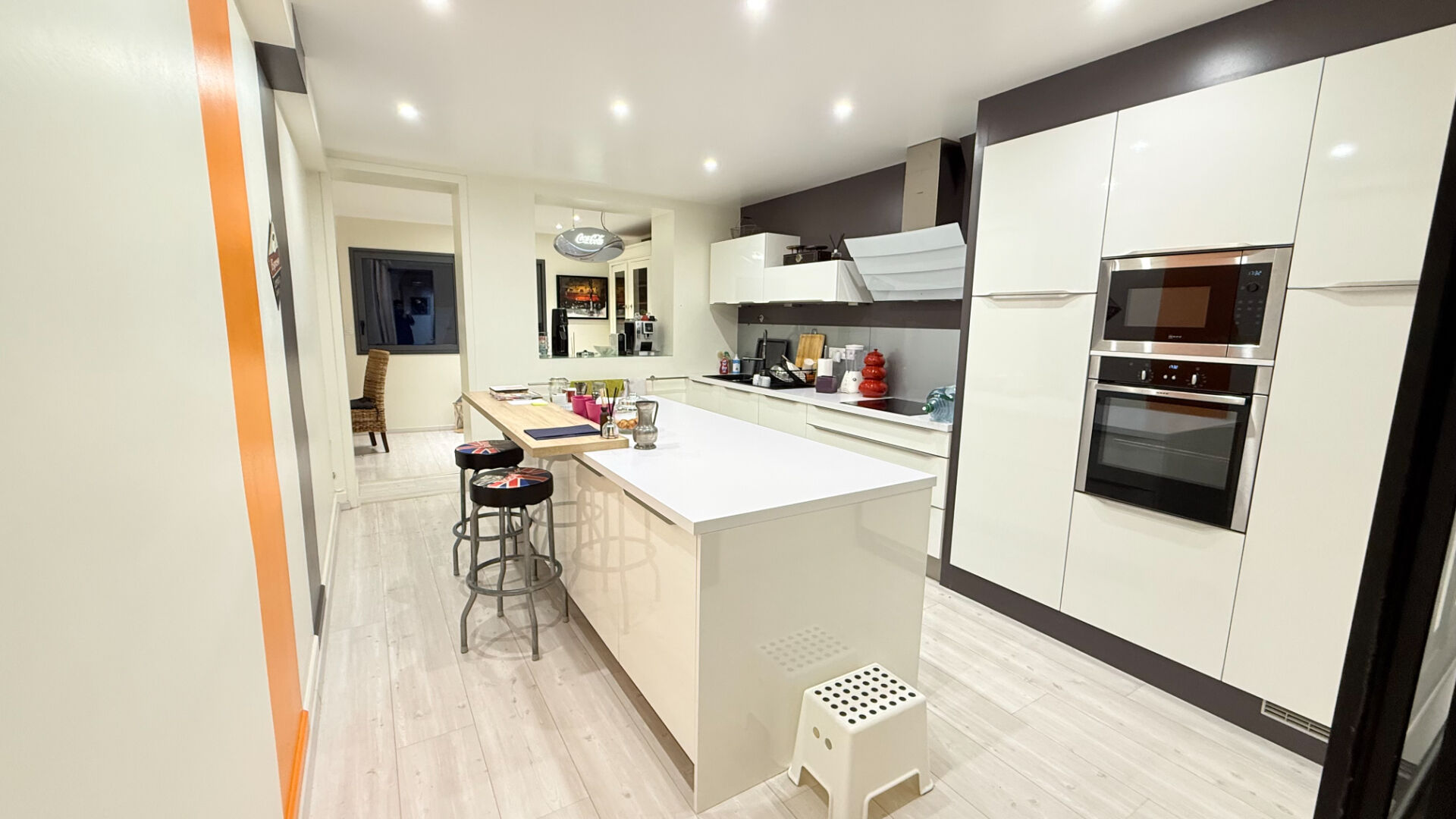 Photo Maison Laval 10 pièce(s) 340 m² image 6/6