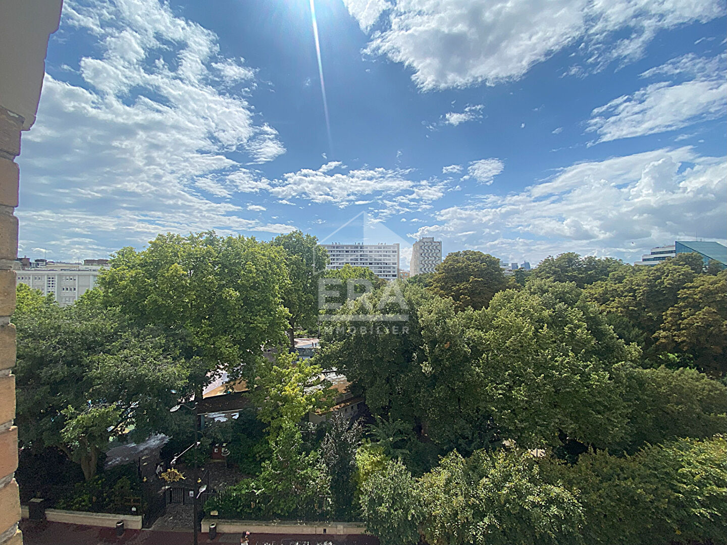 Studio -Levallois - Vue exceptionnelle !!! Parc de la Planchette