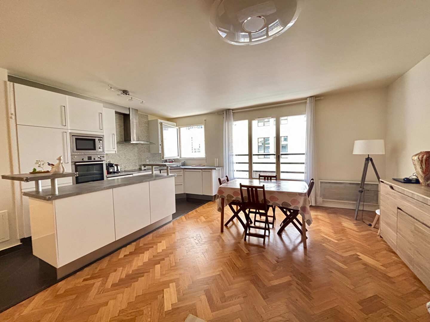 Photo Appartement Levallois Perret 3 pièce(s) 67 m2 image 2/6