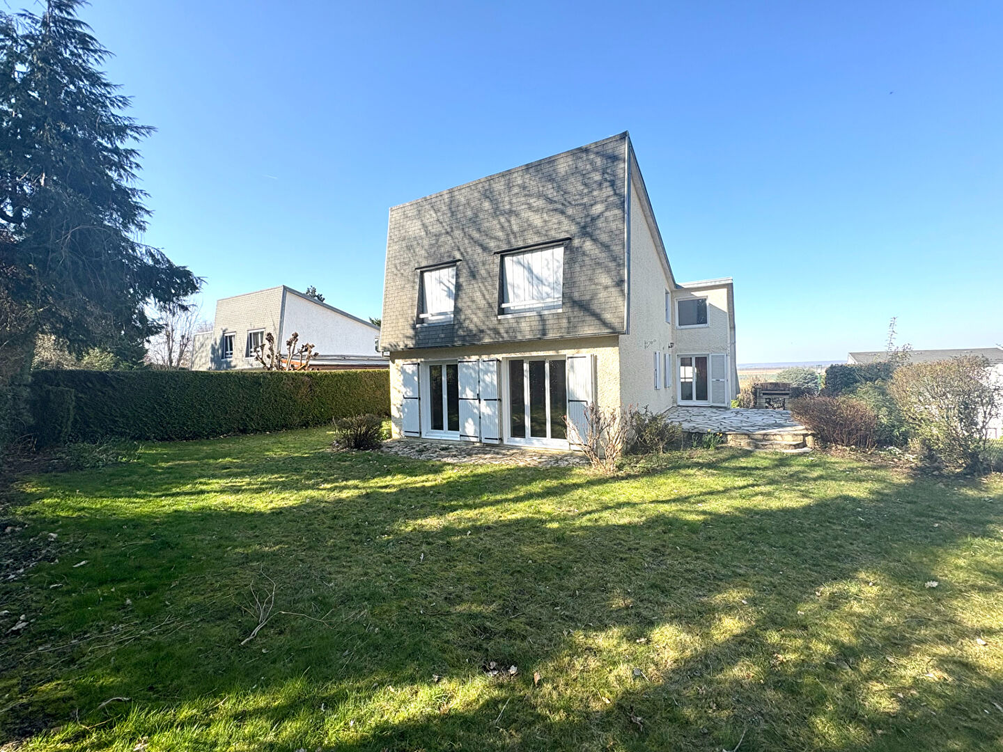 Photo MAISON INDIVIDUELLE DE 6 PIECES A VENDRE A PLAISIR - SOUS SOL TOTAL image 1/6