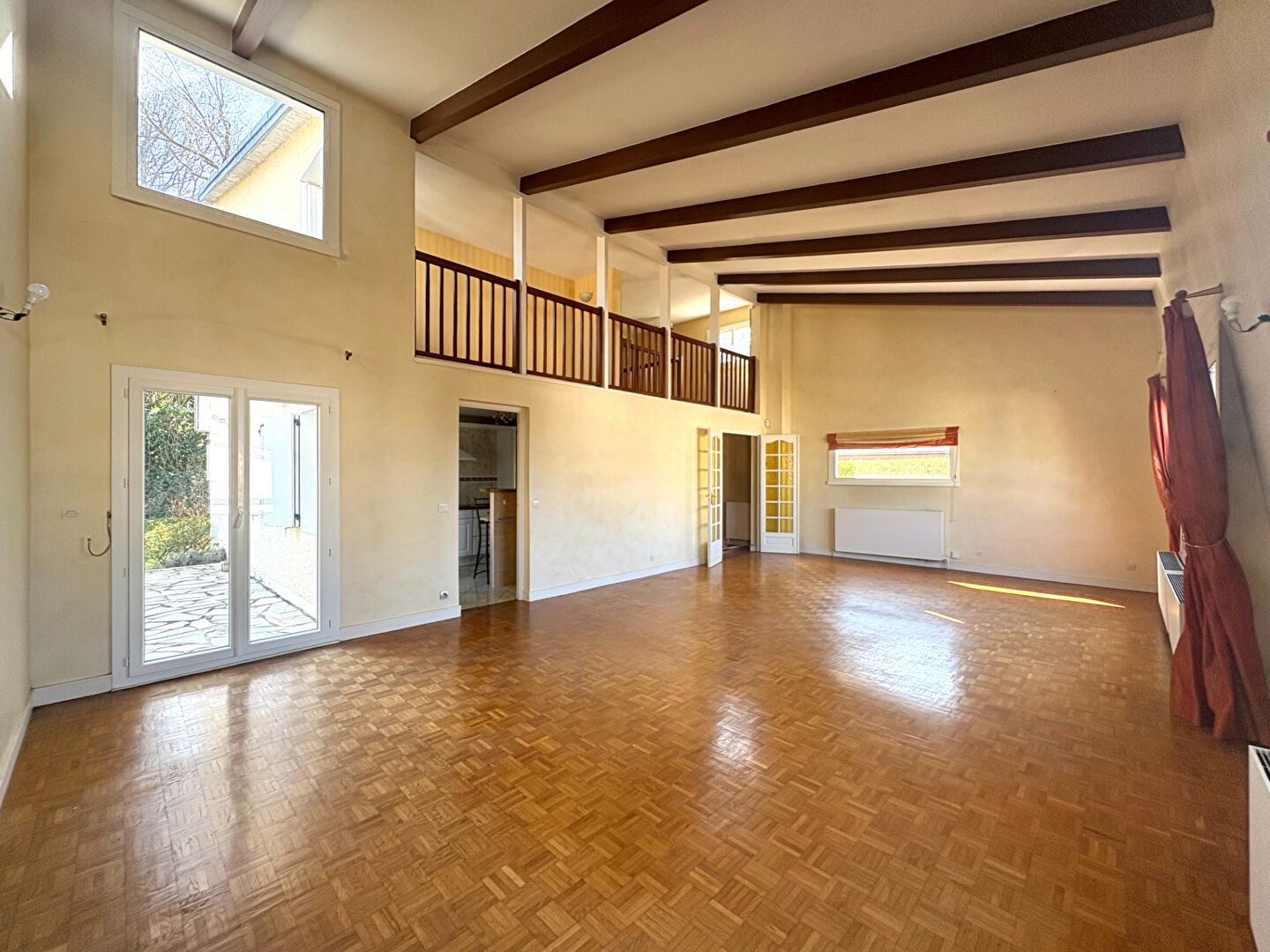 Photo MAISON INDIVIDUELLE DE 6 PIECES A VENDRE A PLAISIR - SOUS SOL TOTAL image 2/6