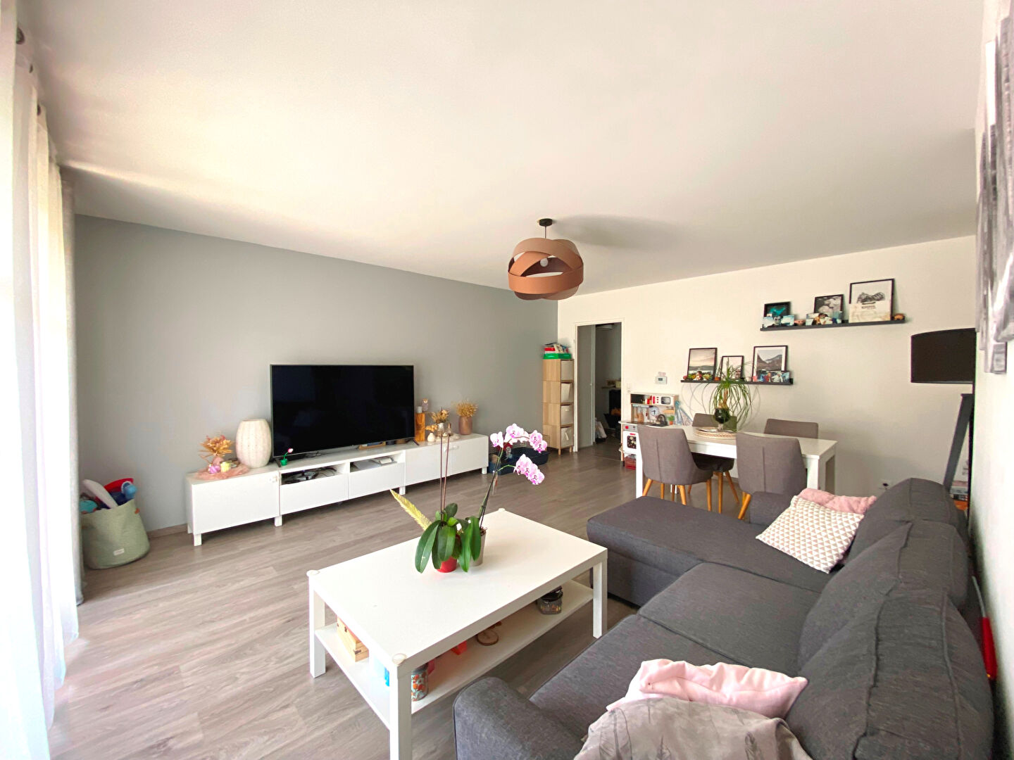 Photo EXCLUSIVITÉ - APPARTEMENT DE 3 PIECES A VENDRE AUX CLAYES-SOUS-BOIS image 3/6